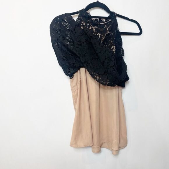 Talia Sleeveless Black Lace Halter Neck Top Floral Crochet Design Size Large - Picture 7 of 12